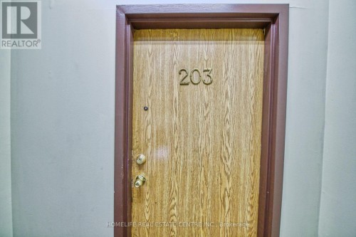203 - 223 JAMESON AVENUE , Toronto, Ontario M6K 2Y7