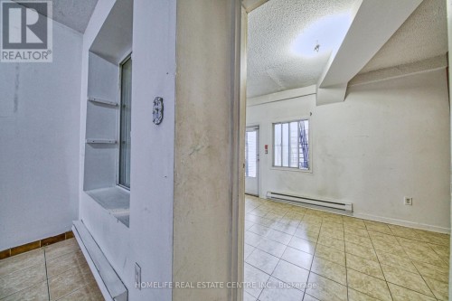 203 - 223 JAMESON AVENUE , Toronto, Ontario M6K 2Y7 5