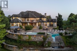 25 TURTLE LAKE DRIVE Halton Hills, ON L7J 2W7