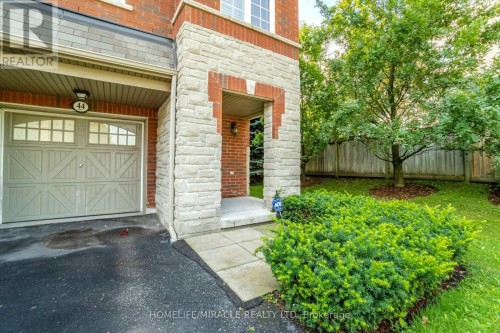 44 - 1701 FINCH AVENUE , Pickering, Ontario L1V 0B7 4