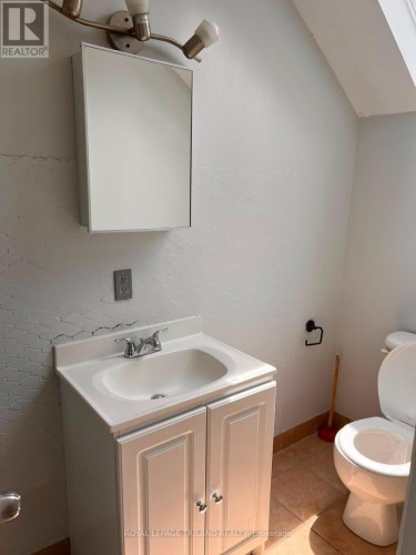 2 - 31 ORCHARD STREET , London South (South E), Ontario N6J 2R4 3