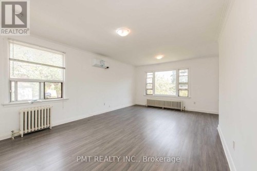 6 - 58 LEYTON AVENUE , Toronto, Ontario M1L 3T7 2
