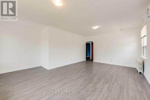 6 - 58 LEYTON AVENUE , Toronto, Ontario M1L 3T7 3