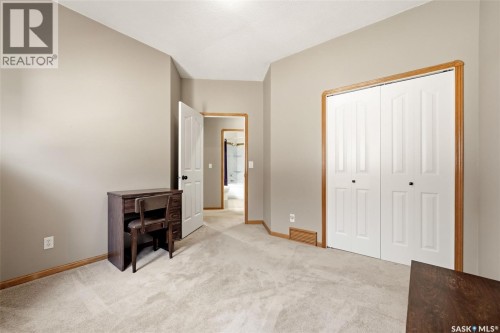7335 8Th Avenue, Regina, SK 