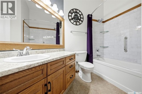 7335 8Th Avenue, Regina, SK 