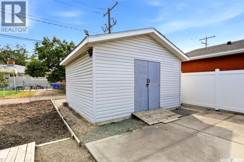7335 8Th Avenue, Regina, SK 