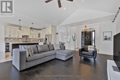 25 Heron Boulevard, Springwater, ON 