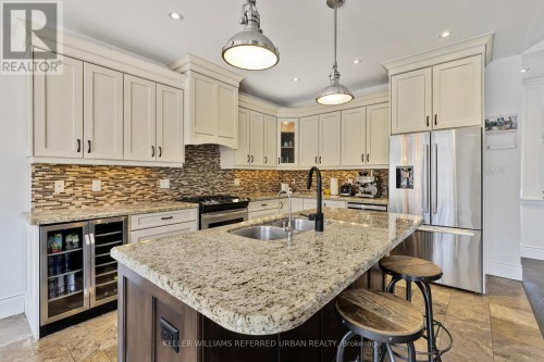 25 Heron Boulevard, Springwater, ON 