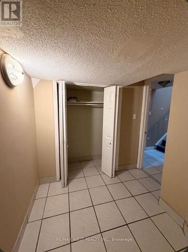 LOWER LEVEL B - 7 WALTHAM DRIVE , Toronto, Ontario M9V 1S6 3
