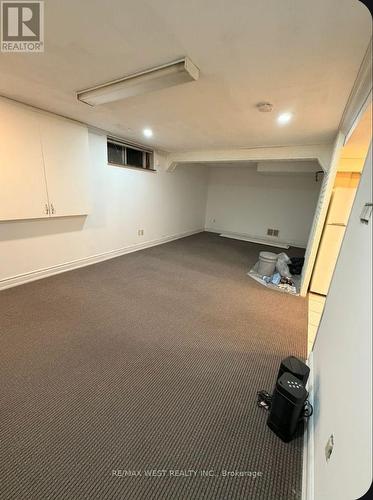 LOWER LEVEL B - 7 WALTHAM DRIVE , Toronto, Ontario M9V 1S6 5