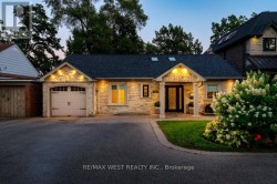4653 DUNDAS STREET W Toronto, ON M9A 1A4