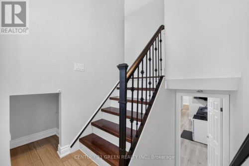 22 Quaker Crescent, Hamilton, ON 
