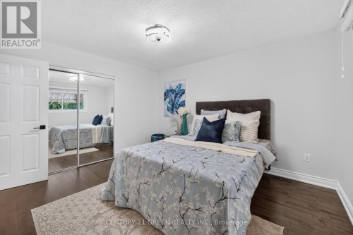22 Quaker Crescent, Hamilton, ON 