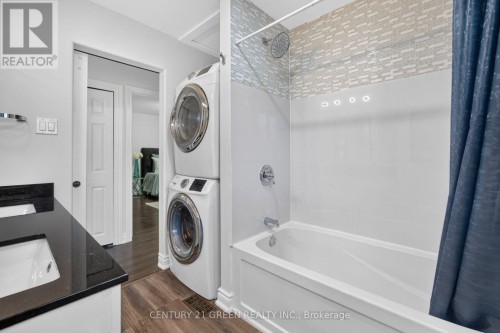 22 Quaker Crescent, Hamilton, ON 