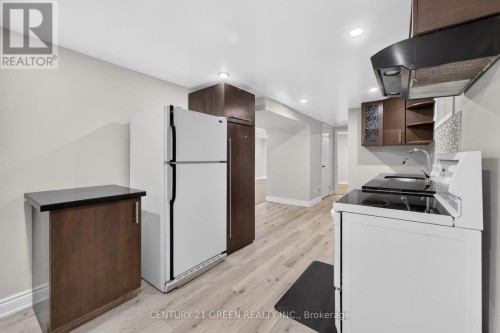 22 Quaker Crescent, Hamilton, ON 