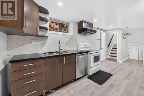 22 Quaker Crescent, Hamilton, ON 