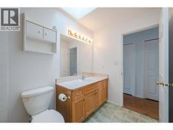 4-piece main bathroom - 