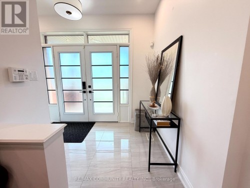 2557 BANDSMAN CRESCENT , Oshawa, Ontario L1L 0M2 2