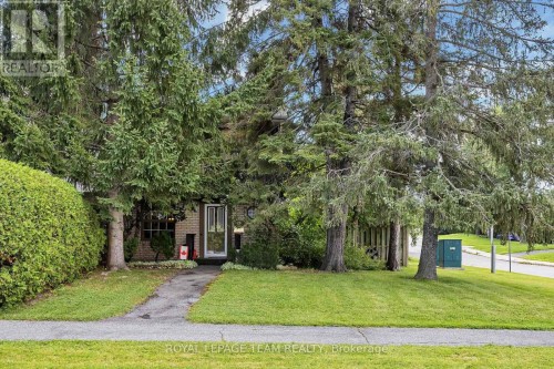 28 MONTEREY DRIVE  Ottawa, ON K2H 7A6