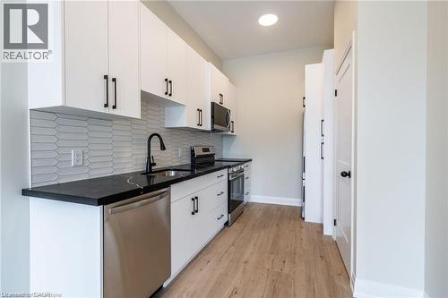 728 ELEVENTH Avenue Unit# A , Hamilton, Ontario L8T 2K8 5