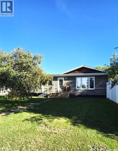 1205 Douglas Road, Weyburn, SK 
