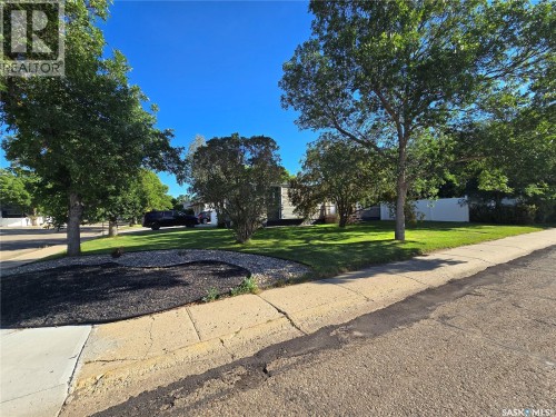 1205 Douglas Road, Weyburn, SK 