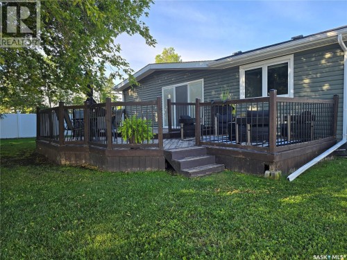 1205 Douglas Road, Weyburn, SK 