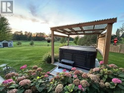 Hot tub - 