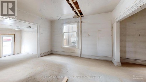 Room off the entrance - 71 Queen Street, St. Catharines (Downtown), ON 