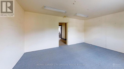 2nd floor room - 71 Queen Street, St. Catharines (Downtown), ON 
