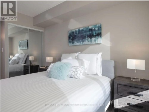 618 - 167 CHURCH STREET , Toronto, Ontario M5B 1Y6 5