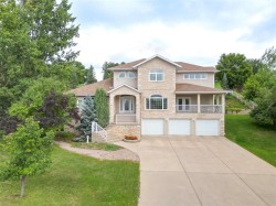 9 Galbraith Crescent  Brandon, MB R7A 6V4