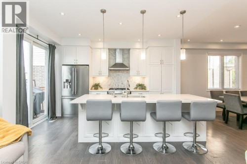 43 Compass Trail, Cambridge, ON 