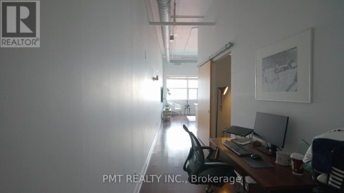 208 - 700 KING STREET W , Toronto, Ontario M5V 2Y6 3