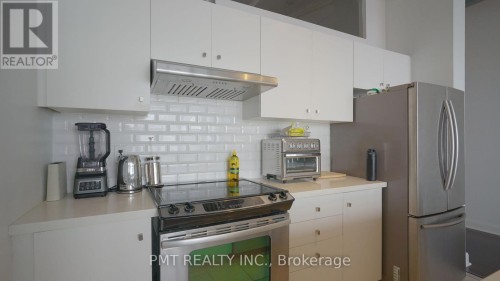 208 - 700 KING STREET W , Toronto, Ontario M5V 2Y6 5