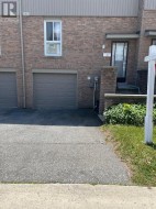 82 - 201 ALEXMUIR BOULEVARD Toronto, ON M1V 1S5