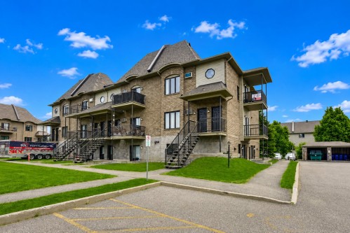 4-96 Rue du Stratus  Gatineau (Hull), QC J9A 0B5