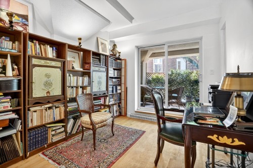 Chambre à coucher - 201-828 Av. Querbes, Montréal (Outremont), QC 