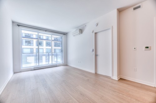 Salon - 333-1485 Rue Des Bassins, Montréal (Le Sud-Ouest), QC 
