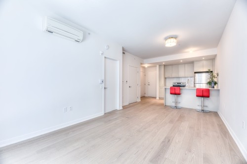Salon - 333-1485 Rue Des Bassins, Montréal (Le Sud-Ouest), QC 