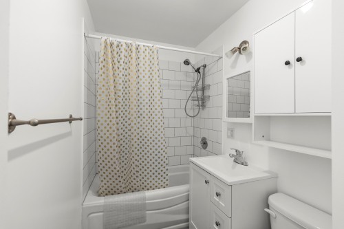 Bathroom - 30A Rue Ste-Anne, Sainte-Anne-De-Bellevue, QC 