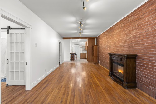 Living Room - 30A Rue Ste-Anne, Sainte-Anne-De-Bellevue, QC 