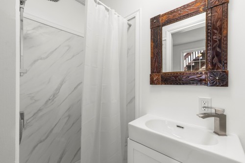 Bathroom - 30A Rue Ste-Anne, Sainte-Anne-De-Bellevue, QC 