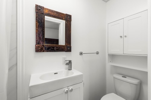Bathroom - 30A Rue Ste-Anne, Sainte-Anne-De-Bellevue, QC 