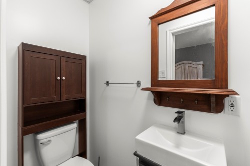 Bathroom - 30A Rue Ste-Anne, Sainte-Anne-De-Bellevue, QC 