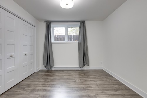 Chambre à coucher - 33A Av. Sauriol, Laval (Laval-Des-Rapides), QC 