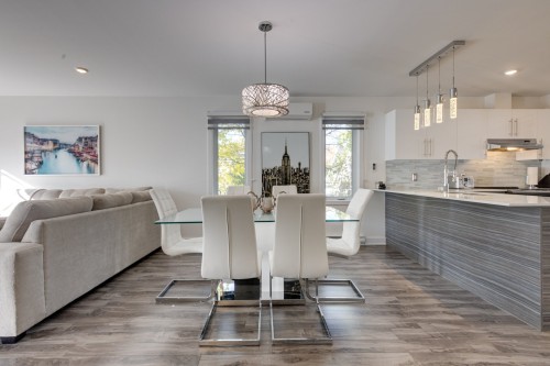 Salle à manger - 33A Av. Sauriol, Laval (Laval-Des-Rapides), QC 