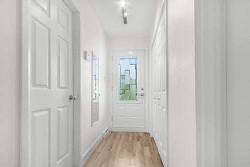Mud Room - 4A  - 4B Rue Des Pères, Québec (Beauport), QC 