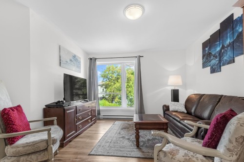 Living Room - 4A  - 4B Rue Des Pères, Québec (Beauport), QC 