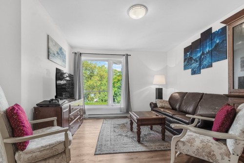 Living Room - 4A  - 4B Rue Des Pères, Québec (Beauport), QC 
